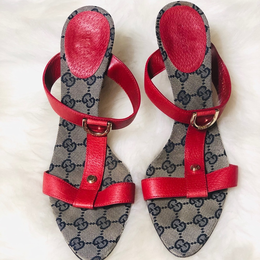Vintage Authentic GUCCI red and GG heels